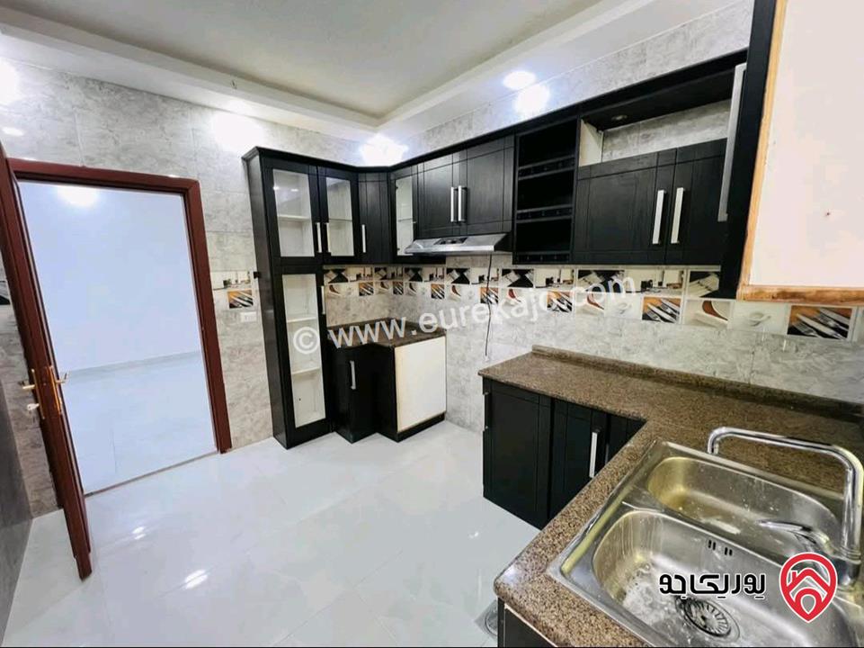 شقة مع استديو تسوية ثانية مساحة 129م للبيع في عمان - الجبيهة قرب إشارات المنهل 