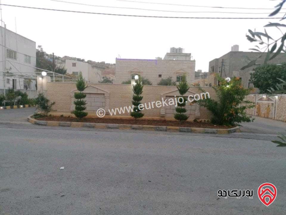 منزل مساحة 280م على أرض 1200م للبيع في اربد - الحصن الحي الغربي