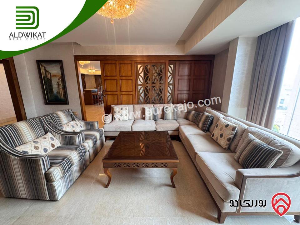 شقة للبيع في عمان - عبدون طابق اخير مع روف مساحة البناء 300م ومساحة الترس 50م موقع مميز