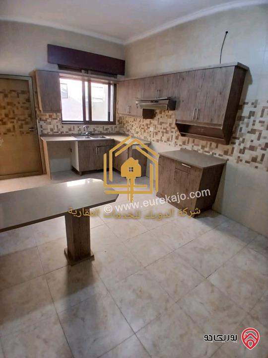 شقة فارغة طابق ثالث مساحة 140م للإيجار في عمان - الدوار السابع 