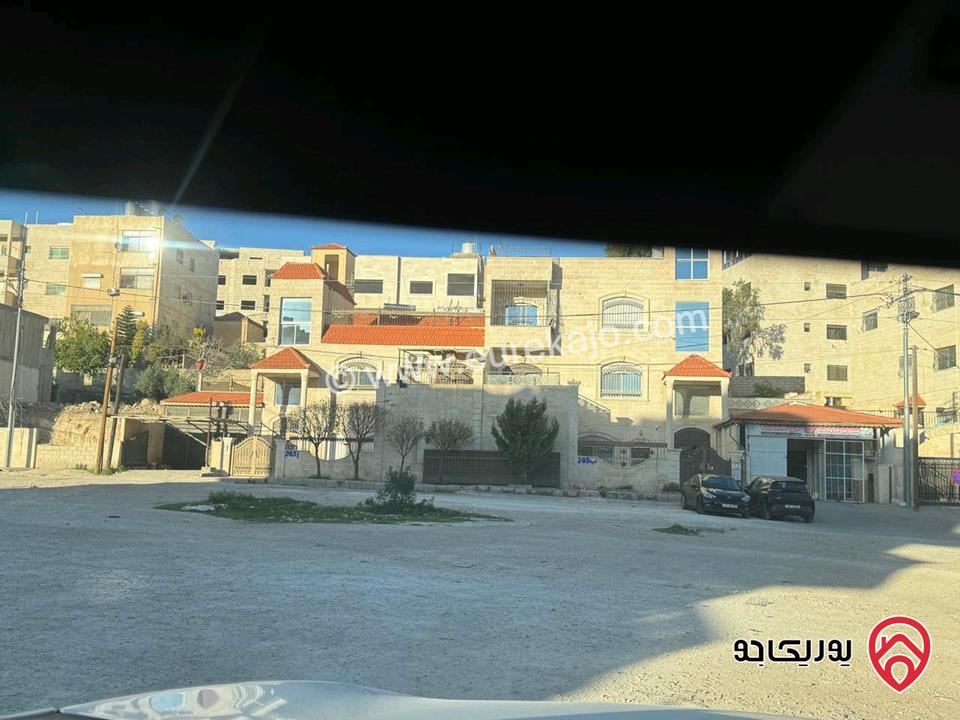 بيت دوبلكس مساحة 380م على أرض 500م للبيع في عمان - طبربور
