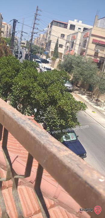 بيت مستقل مساحة 300م على أرض 415م للبيع في الزرقاء – جبل طارق ( تشطيبات جديدة )