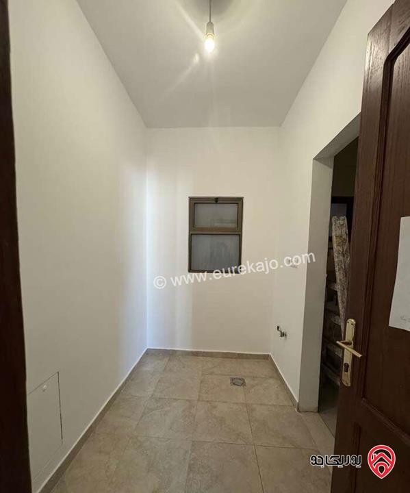 شقة مساحة 170م طابق ثالث للايجار في ام عمان - اذينة 