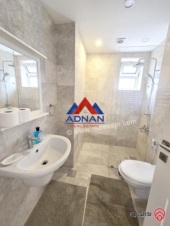 شقة مفروشة بالكامل مساحة 150م للإيجار في جبل عمان من ضمن كمباوند ( مسبح ونادي رياضي )