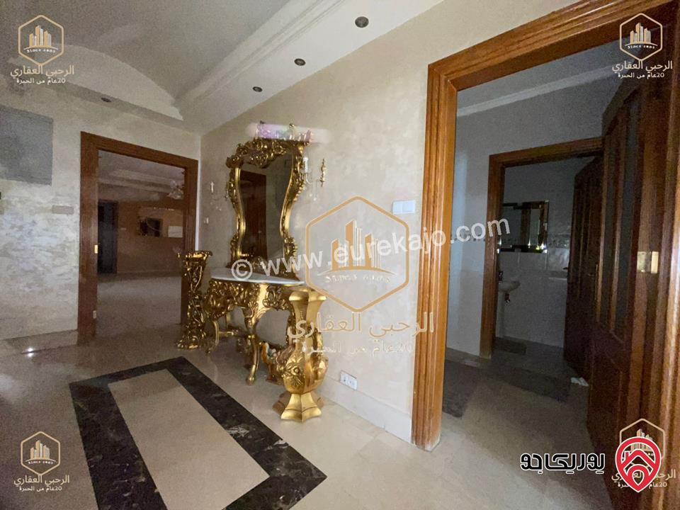 شقة أرضية مساحة 450م داخلي و 300م خارجي للايجار في عمان - الجاردنز