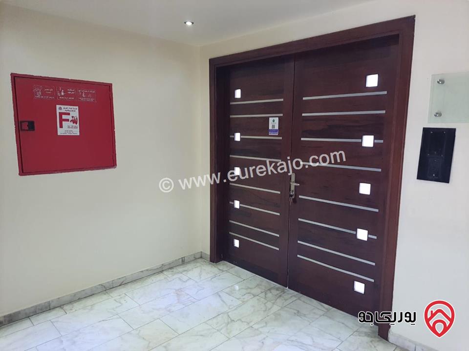 مبنى مكاتب طابقية حديثة مساحة كل طابق 420م للإيجار في موقع استراتيجي في عمان - الشميساني 