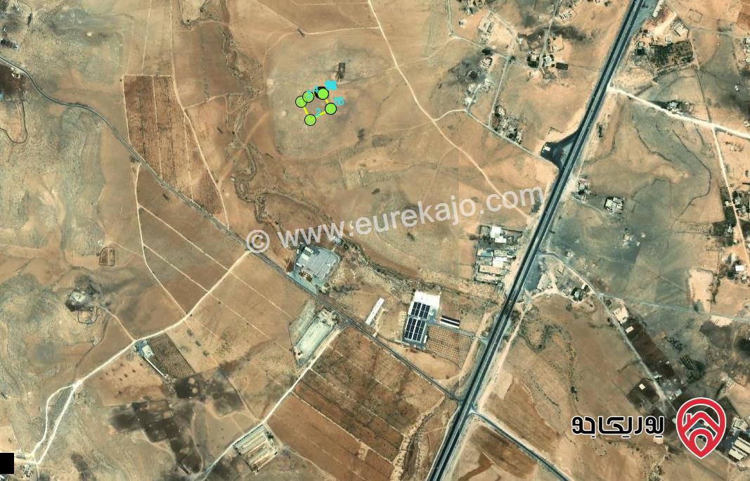 قطعة ارض اتوستراد المفرق باتجاه الزرقاء مساحة 3871 متر واجهه على شارع 63م تصلح محطة شحن سيارات او مجمع تجاري واجهة لكافه الاستثمارات 