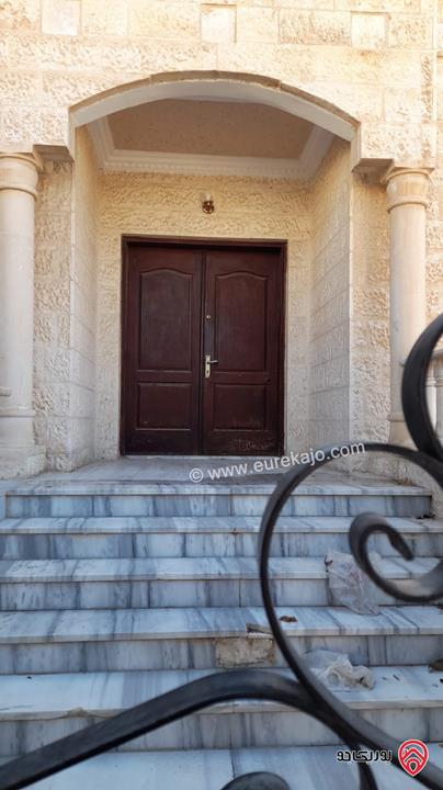 منزل مساحة 280م على أرض 424م للبيع في الزرقاء الجديدة جبل المغير قرب دوار بادي