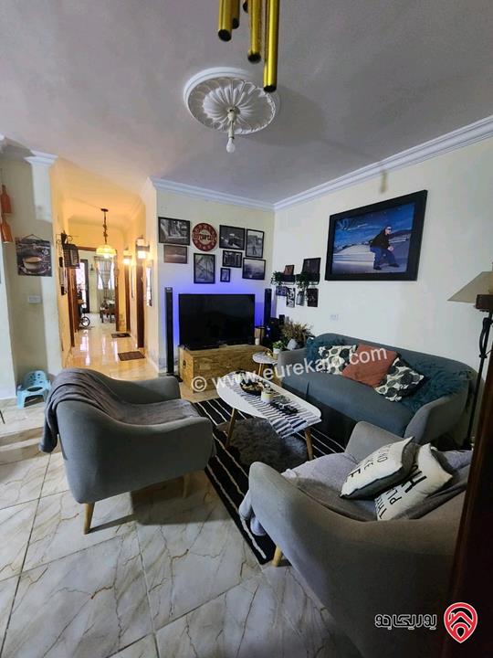 شقة تسوية مساحة 135م داخلي و 100م خارجي للبيع في اربد