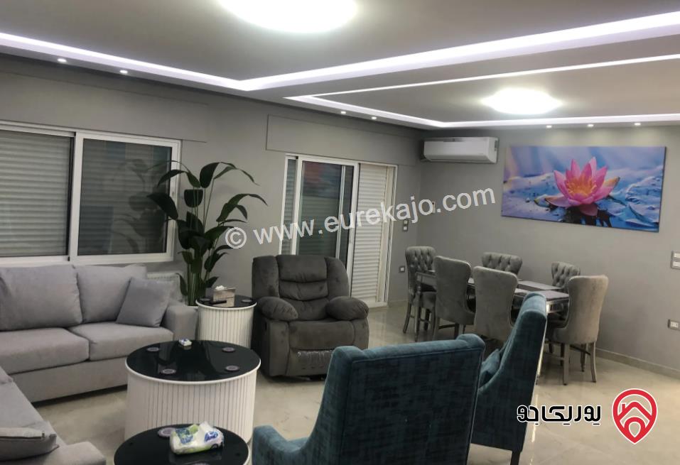 رووف طابقي مساحة 395م داخلي و 180م خارجي للبيع مفروش في الحمر 