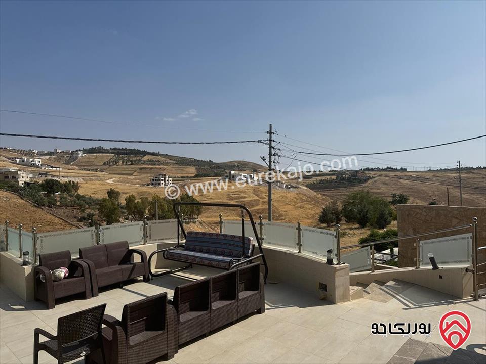 فيلا مستقلة و مميزة مساحة 275م على أرض 724م للبيع في السلط