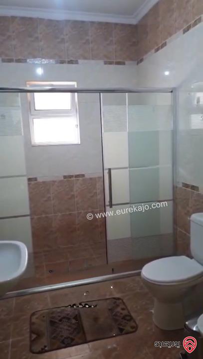 شقة أرضية مساحة 310م داخلي و 100م خارجي للبيع في عمان - الجبيهة 