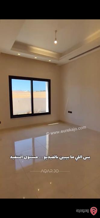 فيلا فاخرة مساحة 1 دونم على أرض 2 دونم للبيع في عمان طريق المطار مقابل ايكيا 