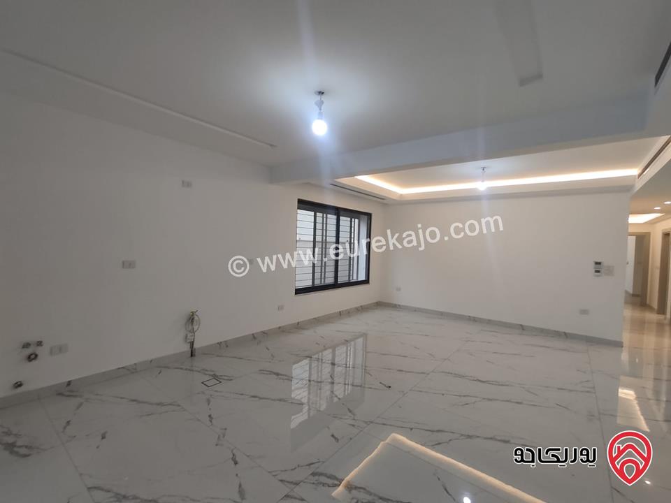 شقة شبه أرضية مساحة 205م داخلي و 150م خارجي للبيع في عمان - الصويفية  	 