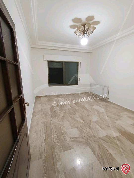 شقة فارغة مساحة 150م طابق ثاني للايجار في عمان - خلدا