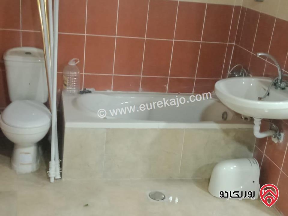 مزرعة مساحة الأرض 680م عليها بناء 160م للبيع في الحمة شمال اربد المخبية