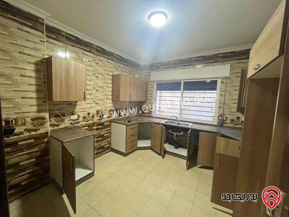 شقة فارغة شبه أرضي مساحة 175م داخلي و 100م خارجي للايجار في عمان - ضاحية الرشيد