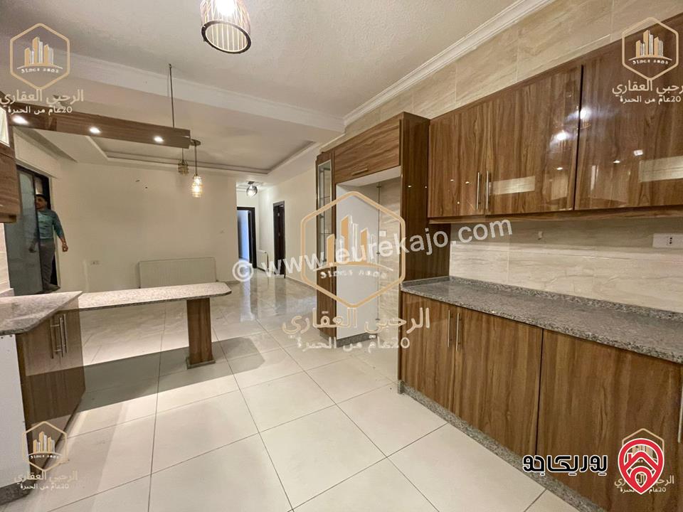 شقة سوبر ديلوكس طابق ارضي معلق مساحة 190م للايجار في عمان - أم السماق 