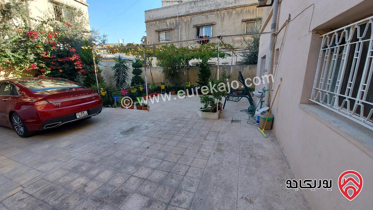 بناية سكنية مكونة من 3 طوابق تحتوي 4 شقق على ارض 456م للبيع في عمان - جبل النزهة