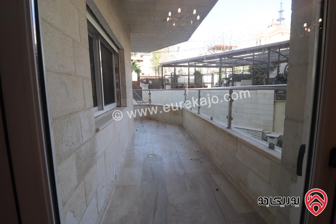 شقة سوبر ديلوكس أرضية مساحة 263م للبيع في عمان - الرابية