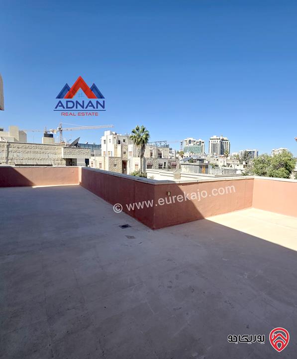 رووف طابقي فخم مساحة 220م داخلي و 200م خارجي للايجار المفروش السنوي في عمان - عبدون