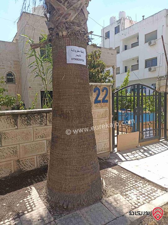 فيلا مساحة 600م على أرض 987م للبيع في اربد - الحي الشرقي