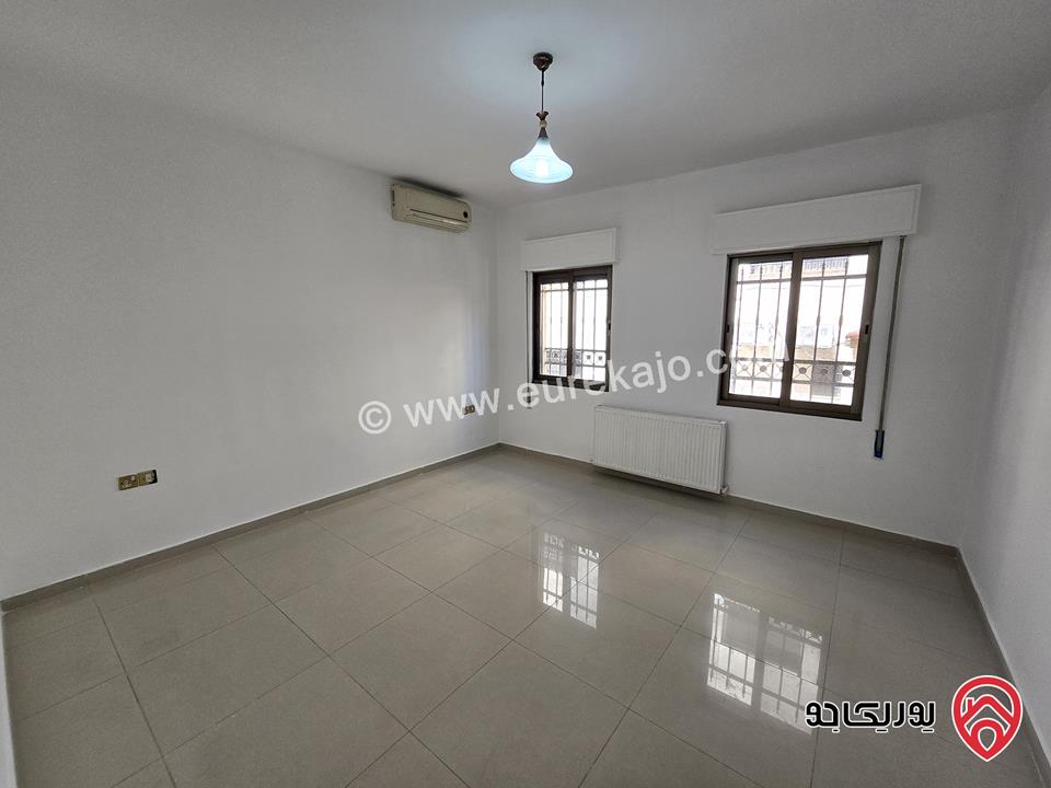 شقة طابقية 350 متر طابق أول للإيجار الفارغ في عمان - ام أذينة