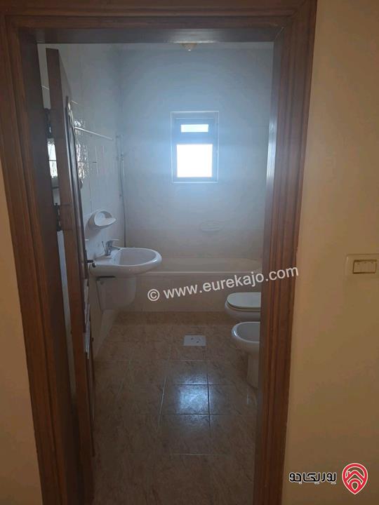 شقة ديلوكس طابق ارضي مساحة 170م مناسبة لعائلة صغيرة للايجار في جرش الجبل الاخضر