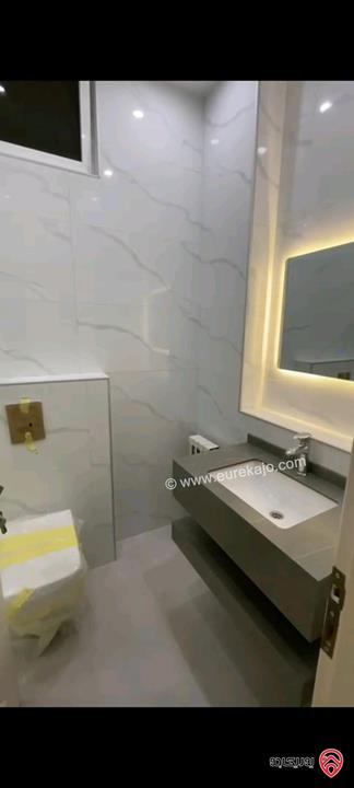 فيلا مساحة 370م على أرض 400م للبيع في عمان - الجبيهة ام زويتينة