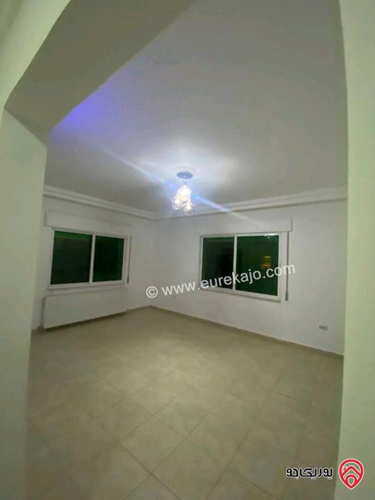 شقة طابقية مساحة 240م للإيجار فارغة في عمان - السابع