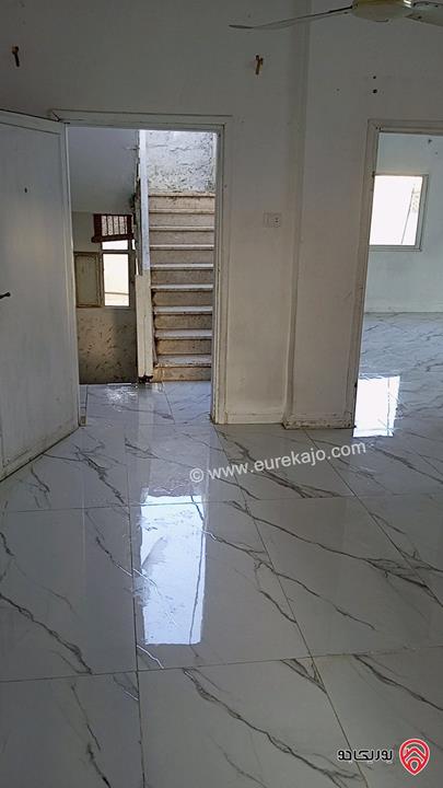 شقة سكنية مساحة 77م طابق ثاني للبيع في الزرقاء دوار الحاووز