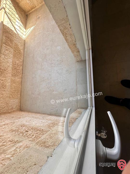 شقة طابق ثاني مساحة 220م للايجار في عمان - خلدا