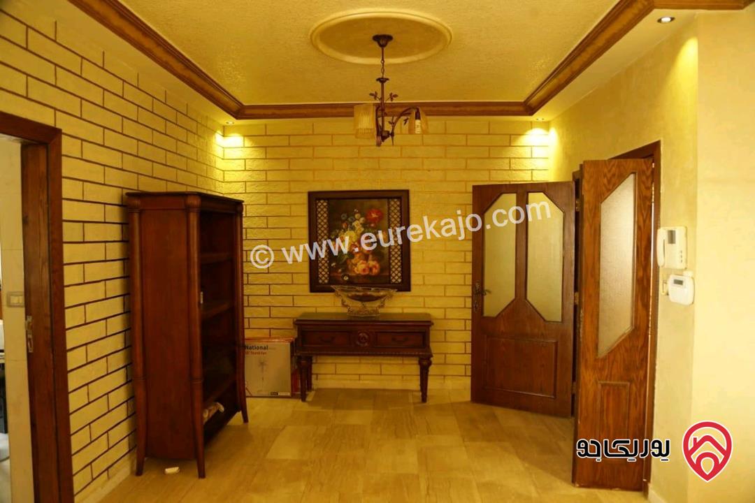 شقة ديلوكس طابق اول مساحة 350م للبيع في عمان - دير غبار