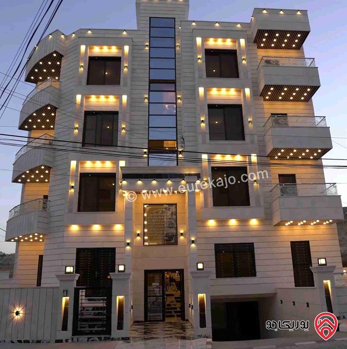 شقة فاخرة طابق ارضي مساحة 216م داخلي وترس مساحة 170م  للبيع في عمان - أم نوارة 