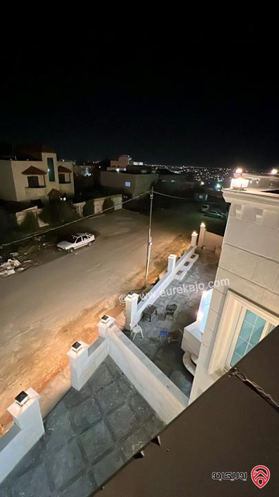فلل متلاصقات مساحة البناء 260م على أرض 265م للبيع في اربد - الحصن اسكان المهندسين