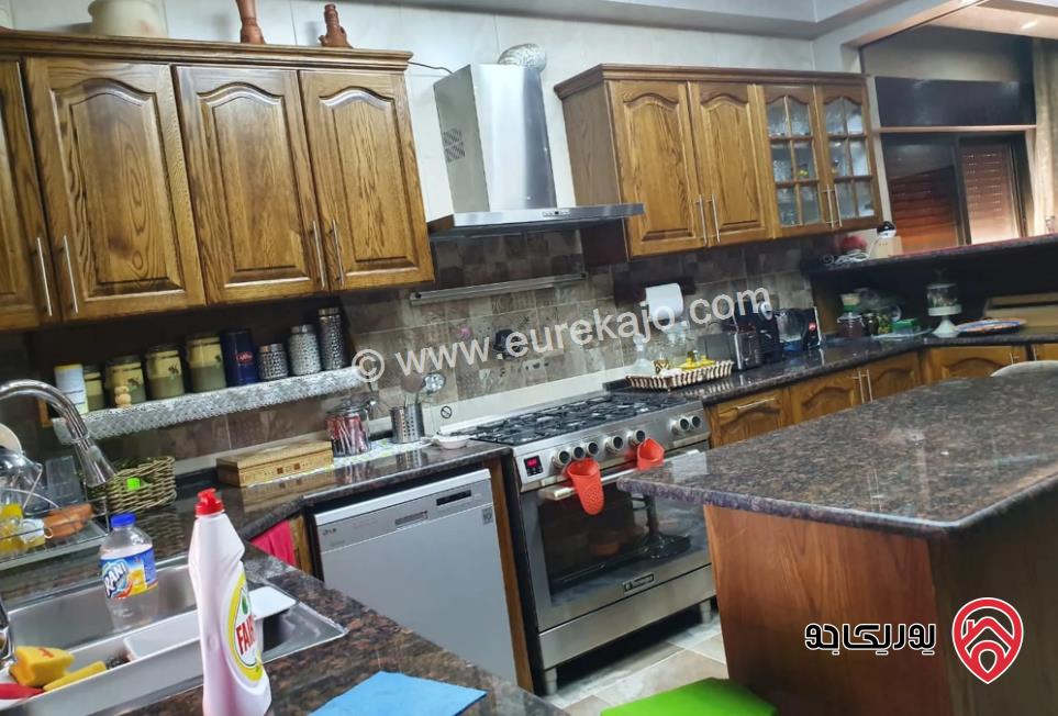شقة مساحة 220م طابق أرضي للبيع في الجبيهة 