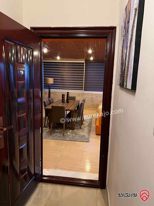 شقة طابق رابع مع روف مساحة 220م للبيع في عمان - ام السماق من المالك