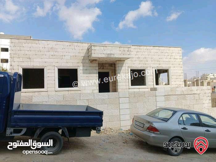 من المالك مباشرة بيت عظم مساحة 208م على أرض 500م للبيع في عمان - أبو علندا