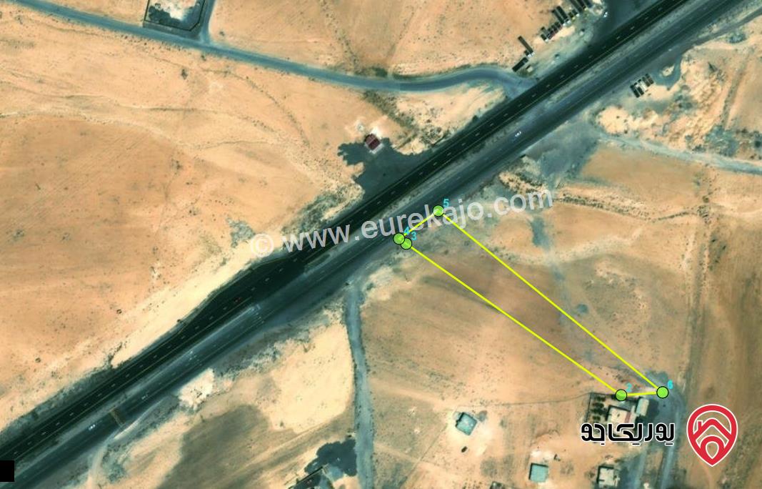 قطعه ارض مميزه مساحة 5 دونم و 339م على شارع الرئيسي باتجاه معان (قريه مريغه ) الى عمان واجهه شارع 33م تصلح لمجمع تجاري او استراحه لشحن كهرباء موقع مميز جدا