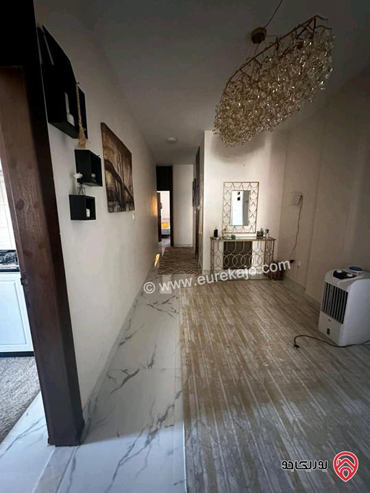 منزل مكون من 3 طوابق على أرض 462م للبيع في عمان - خريبة السوق