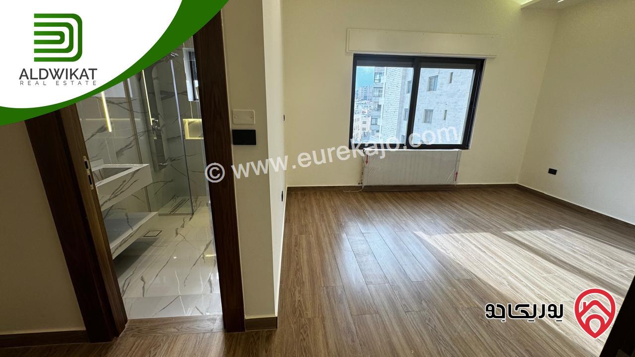 شقة ارضية للبيع في عمان - خلدا مساحة البناء 250 م والترس 80م موقع مميز واطلالة