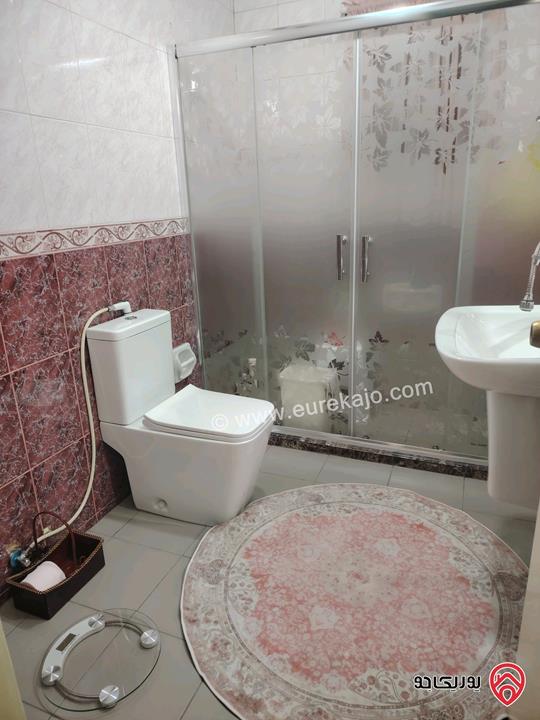 شقة طابقية مساحة 230م للبيع في عمان - اليادودة اسكان الصيادلة 