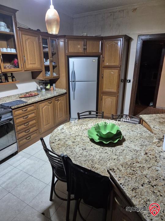 شقة طابق أول مساحة 203م للبيع في عمان - خلدا