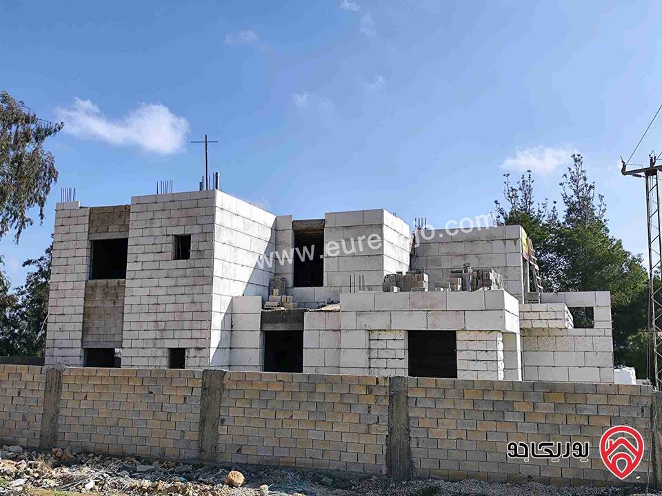 منزل فيلا عظم مساحة البناء 380م على أرض 450م للبيع في عمان - اليادودة