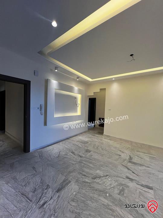 شقة سوبر ديلوكس مجددة مساحة 184م طابق ثالث للبيع في عمان - خلدا