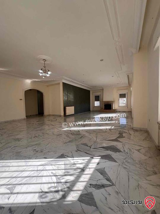 شقة طابق ثاني مساحة 195م للايجار في عمان - خلدا