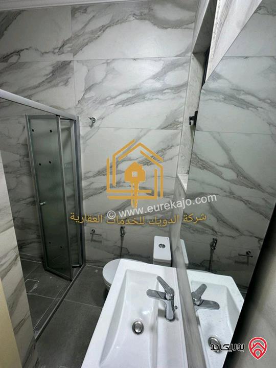 شقة فارغة شبه أرضية مساحة 186م داخلي و 120م خارجي للإيجار في عمان - دير غبار 