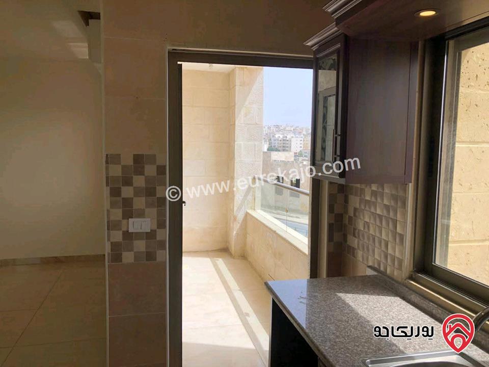 شقة فارغة طابق ثالث مساحة 100م للايجار للعرسان او عائلة صغيرة في عمان - دير غبار