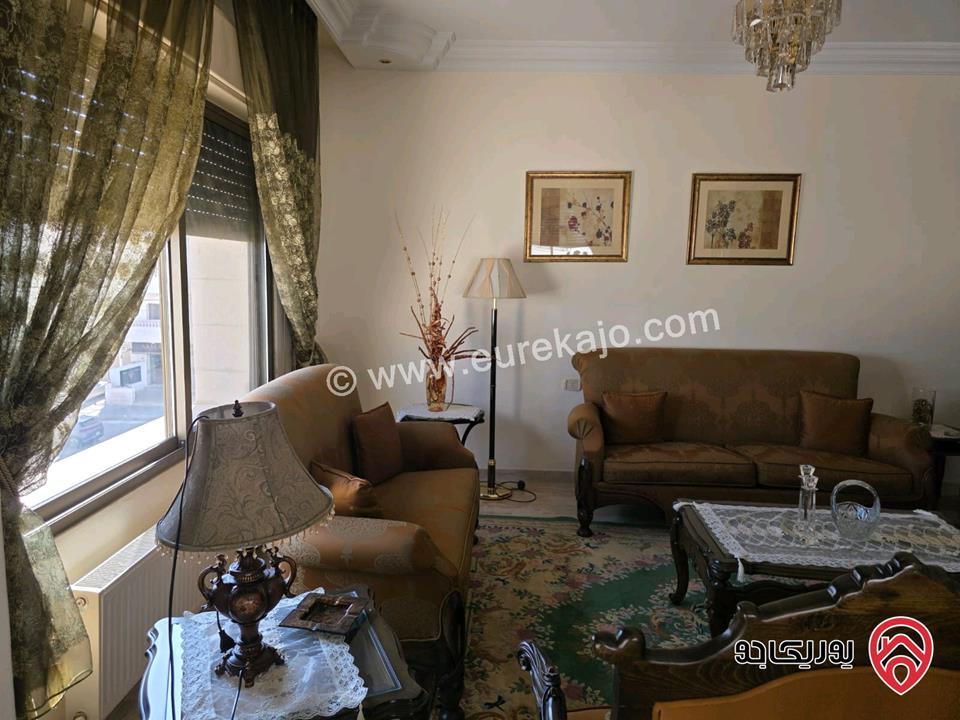 شقة فاخرة مفروشة مساحة 180م طابق ثالث للبيع في عمان - خلدا