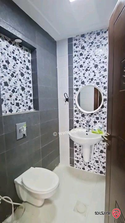 شقة طابقية مساحة 200م للبيع في عمان - ضاحية النخيل 